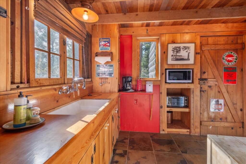 Coziest Cabin In Tahoe W Stone Fireplace Comfy Beds Close To Slopes & Lake 카넬리안 베이 외부 사진