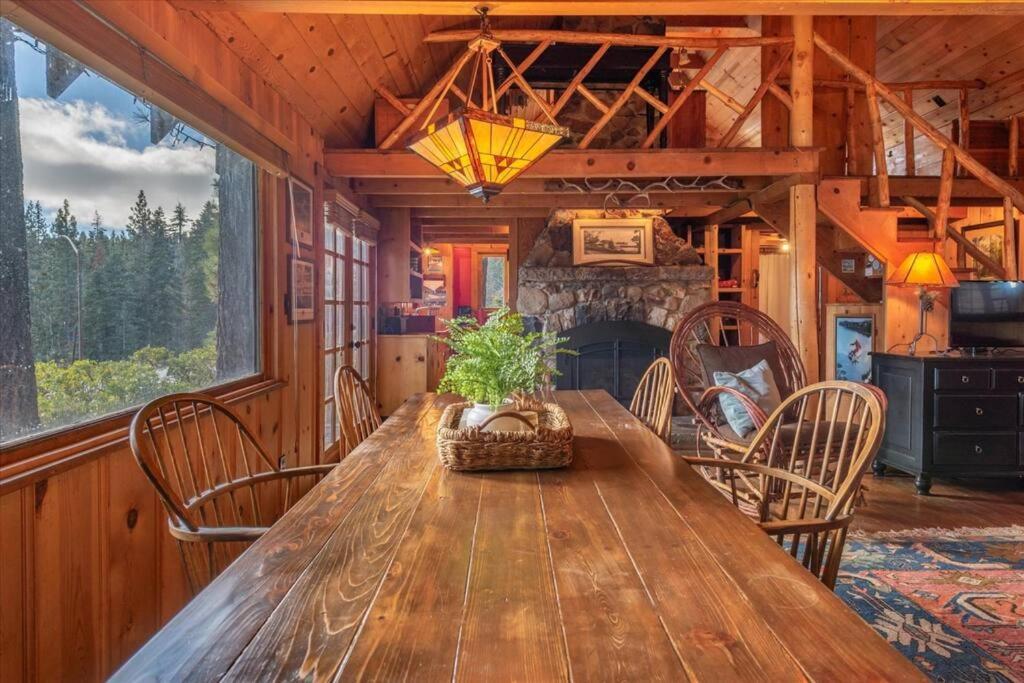 Coziest Cabin In Tahoe W Stone Fireplace Comfy Beds Close To Slopes & Lake 카넬리안 베이 외부 사진